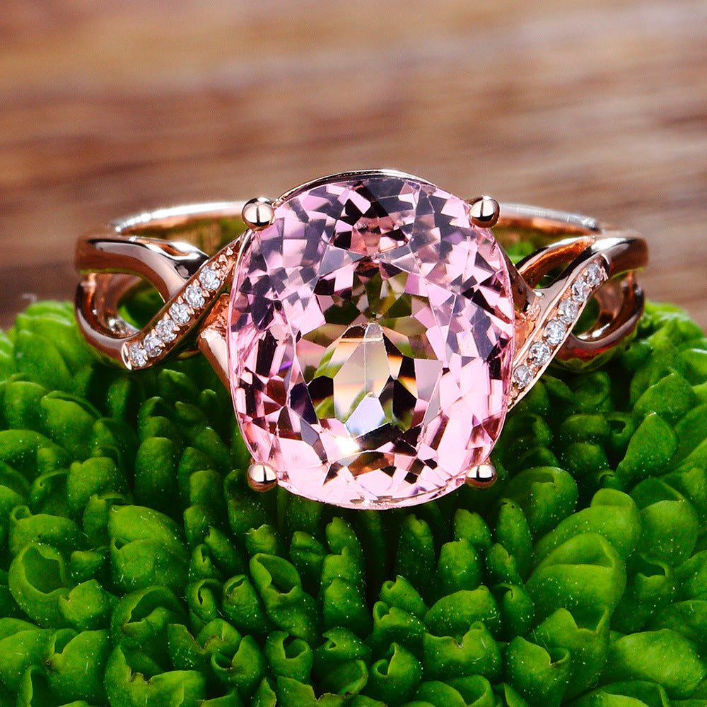 Bague ornée d'un diamant rose