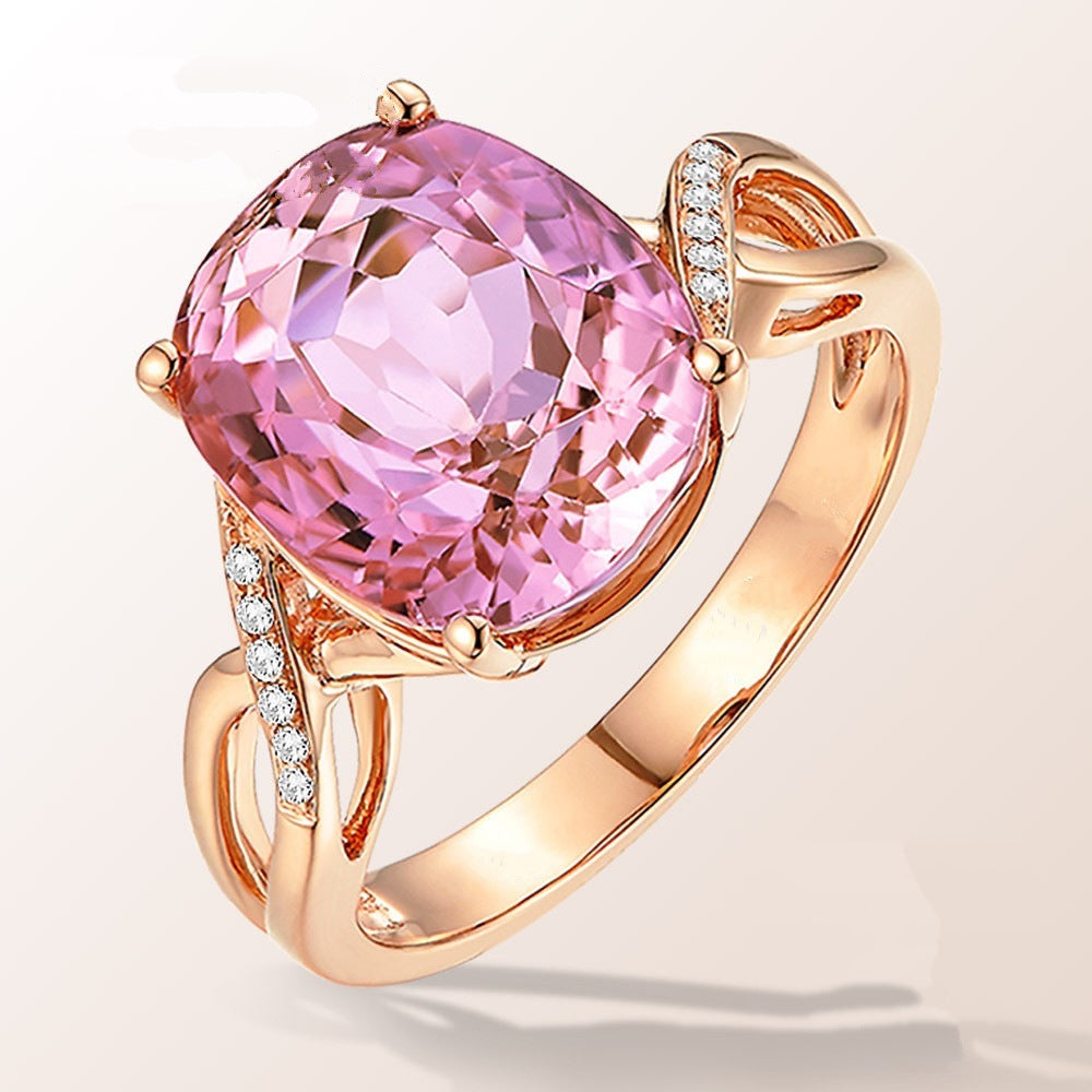 Bague ornée d'un diamant rose